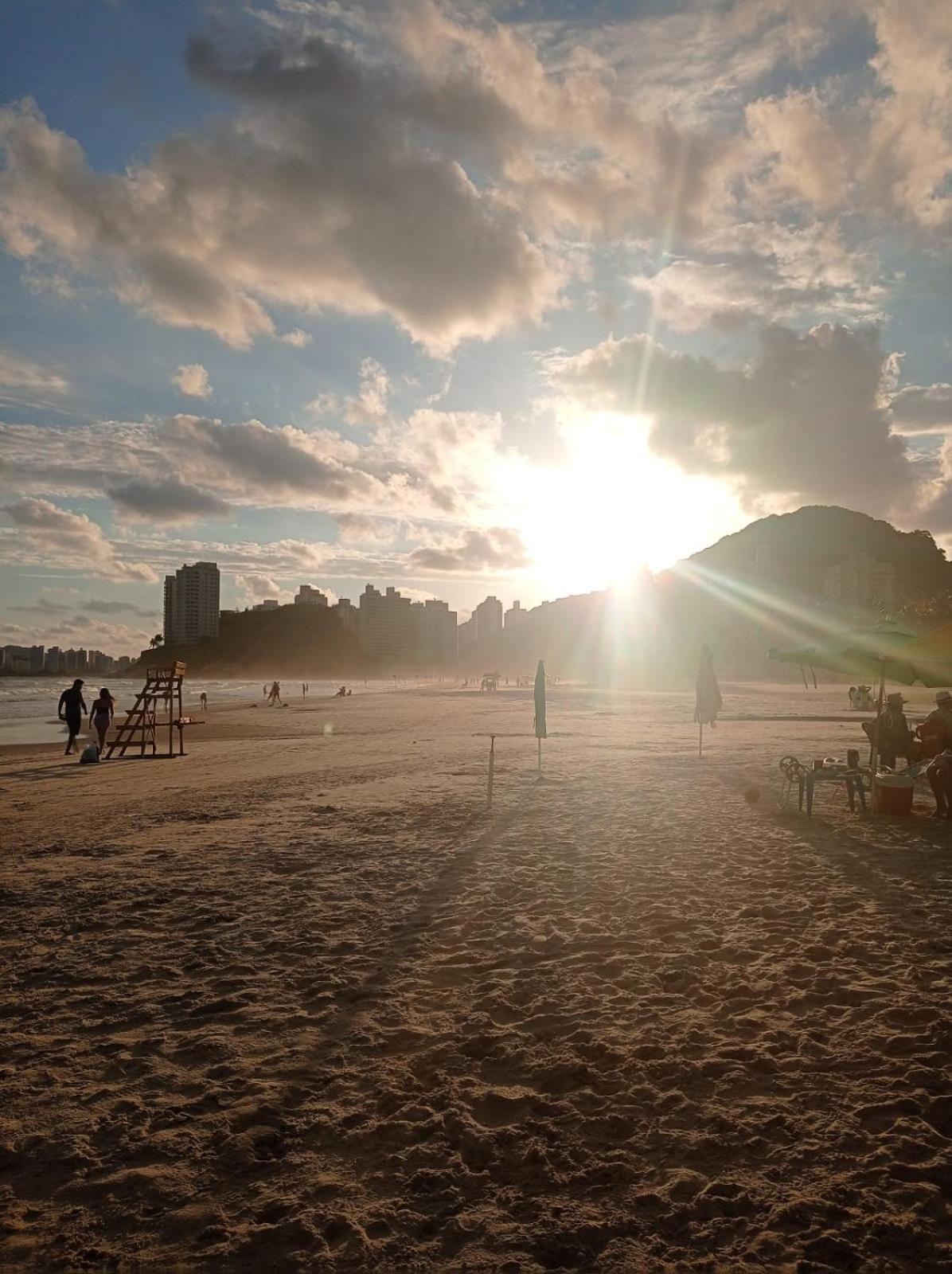 Apartamento Com Estacionamento, Wi-Fi, Ar Condicionado A 300 Metros Da Praia Da Enseada No Guaruja. Exteriér fotografie